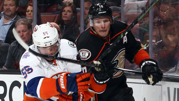 boychuk-perry-ducks-islanders-nhl-960.jpg
